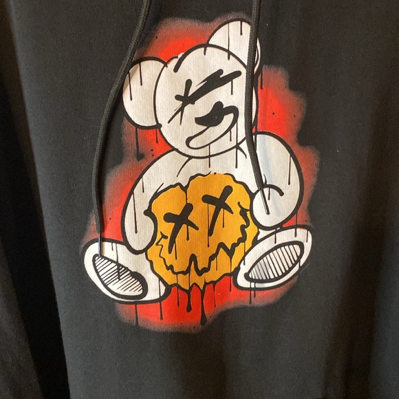 BLACK HOODIE WITH BEAR LOGO ON THE FRONT 🐻 SUPER COMFY‼️ - Picture 3 of 6